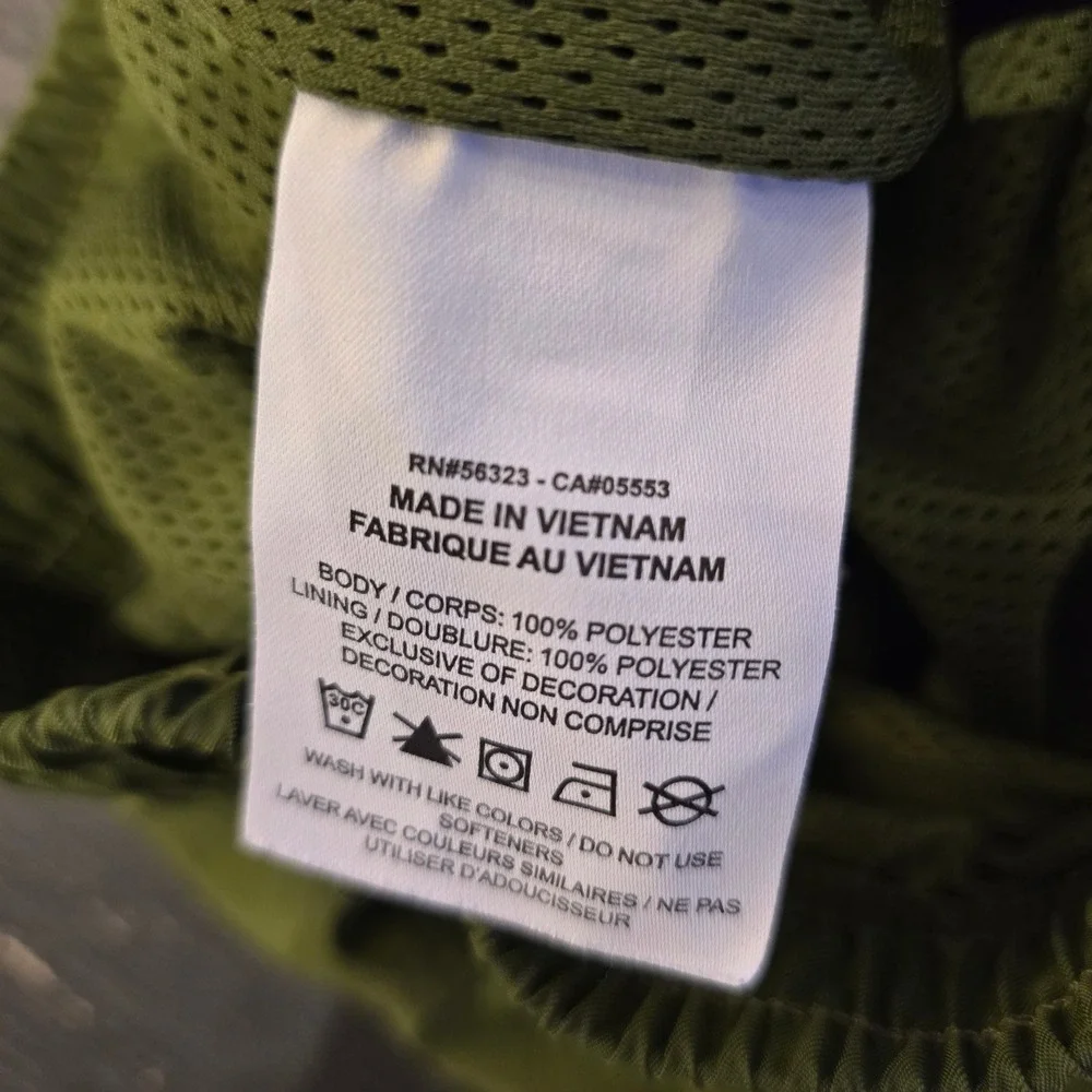 Nike Sportswear Woven Flow Shorts Olive Green Mesh Lined AR2382-326‎ Mens Small